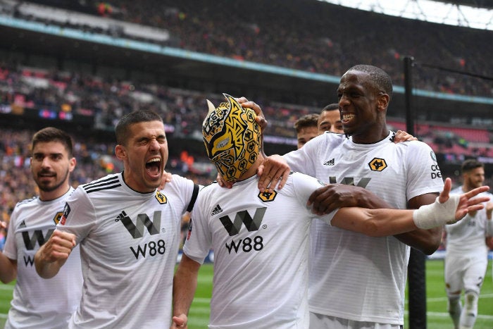 Jiménez celebrando un gol