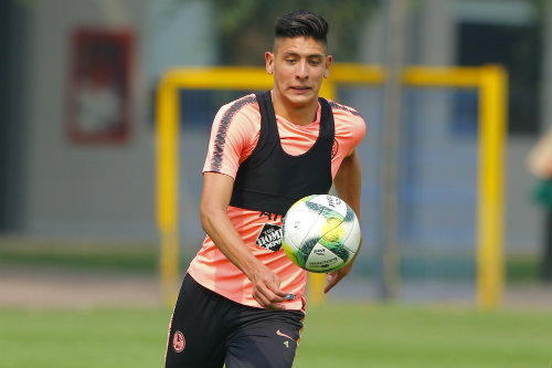 Álvarez en un entrenamiento con América