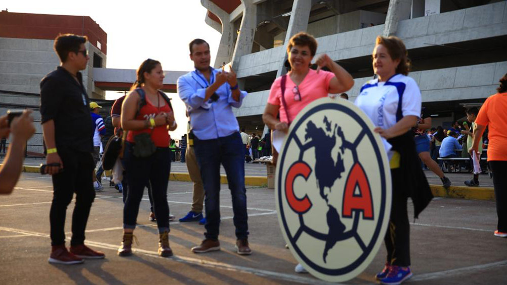 Aficionados del América, en La Corregidora