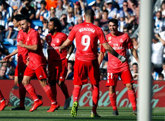 Benzema celebra gol contra Real Sociedad