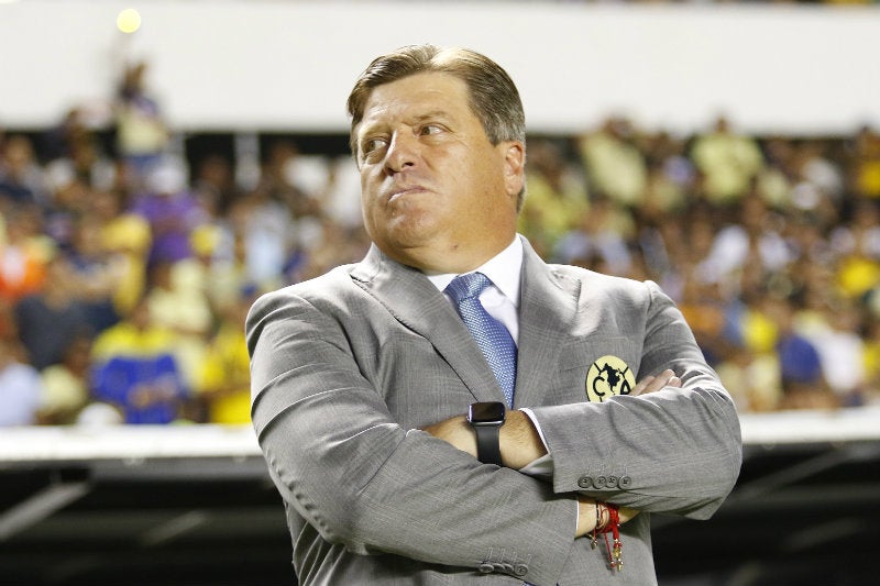 Miguel Herrera durante un juego del América