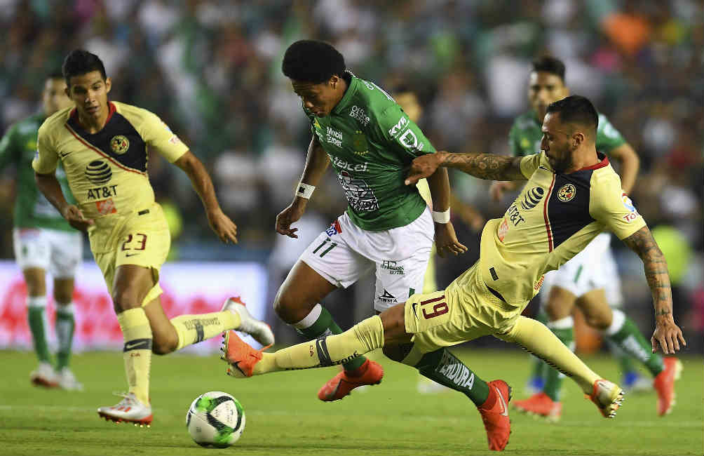 Aguilera se barre ante el rival en Semi de Vuelta de la Liga MX