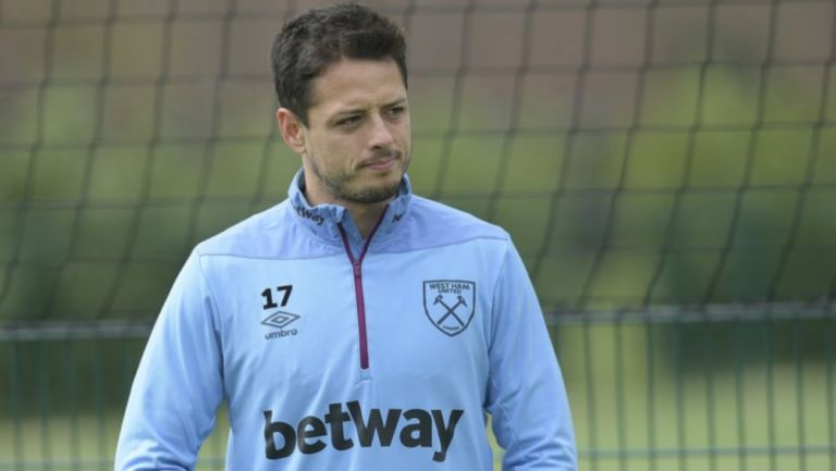 Chicharito, durante un entrenamiento