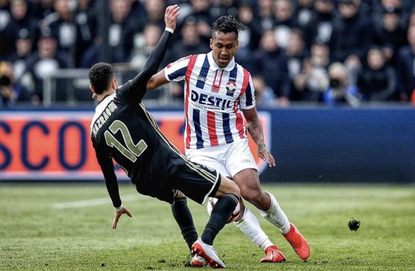 Renato Tapia durante un juego con el Wilhem II