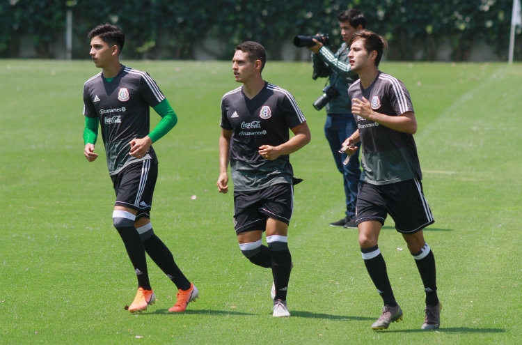Álvarez, Rodríguez y Gutiérrez, durante un entrenamiento con el Tri Sub 20
