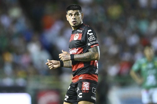 Gustavo Bou durante un partido contra León