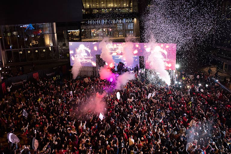 Toronto festeja en grande el título de Raptors