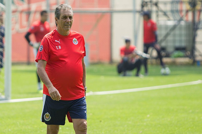 Tomás Boy en entrenamiento con Chivas 