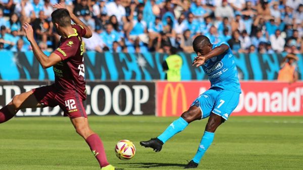 Mauricio Cuero en un partido con Belgrano 