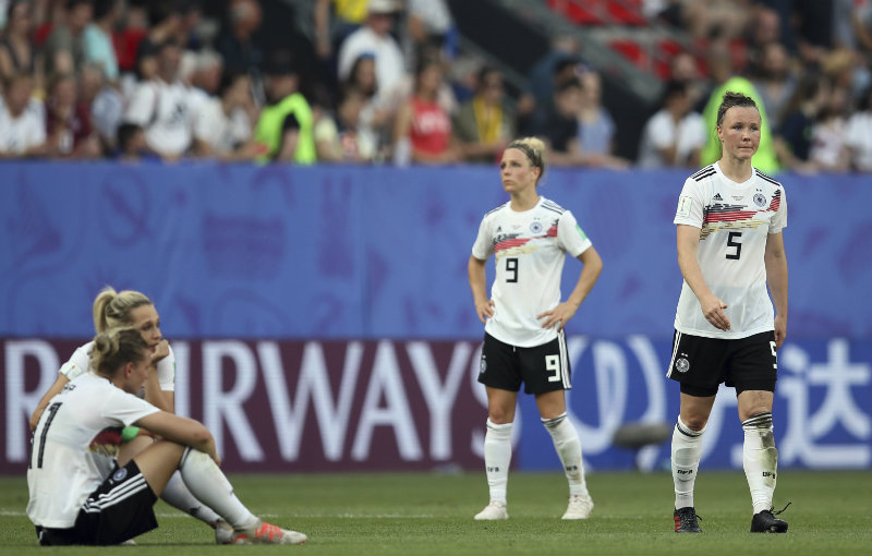 Jugadoras de Alemania se lamentan tras quedar fuera del Mundial