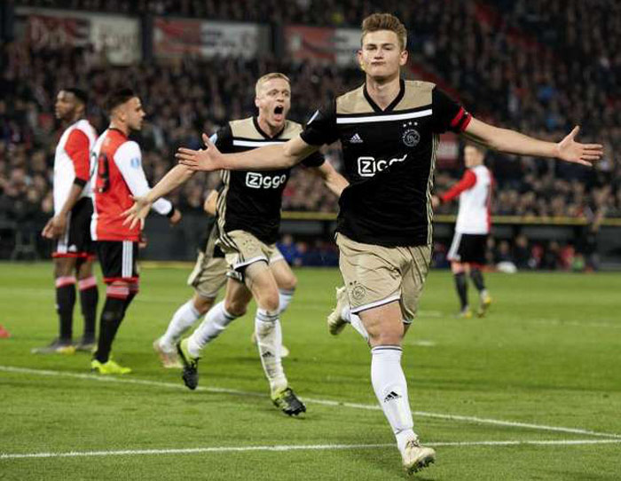 Matthijs de Ligt, durante un duelo con el Ajax en Holanda 
