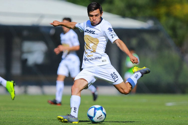 Bryan Lozano, durante un juego con Pumas en la Liga Premier