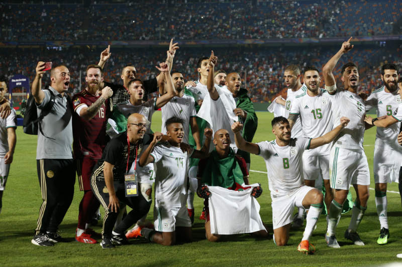 Festejos de los jugadores de Argelia