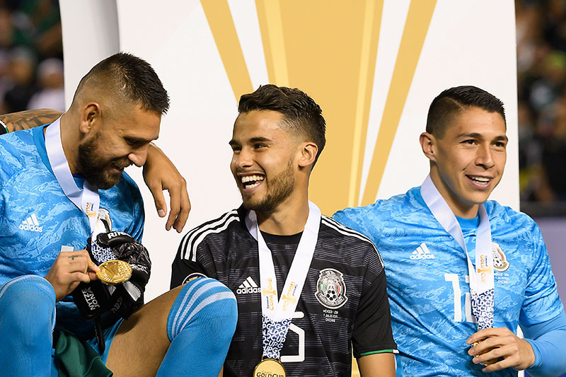 Diego Reyes celebra título en Copa Oro