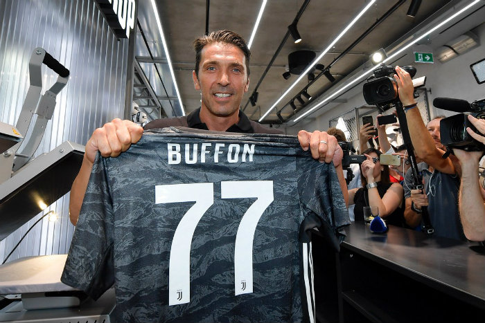 Buffon, con su nuevo dorsal