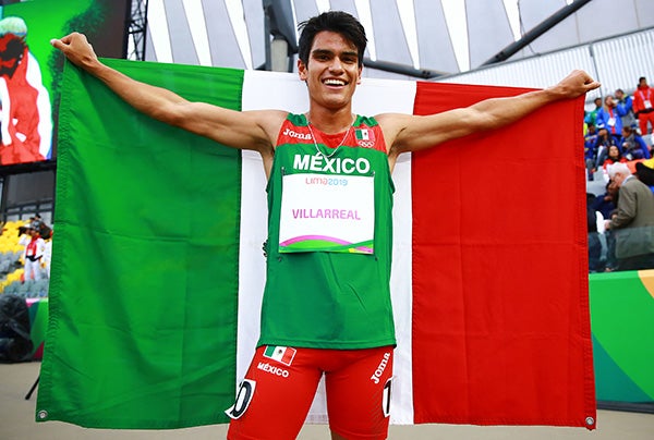 Carlos Villarreal uno de los medallistas de Oro 
