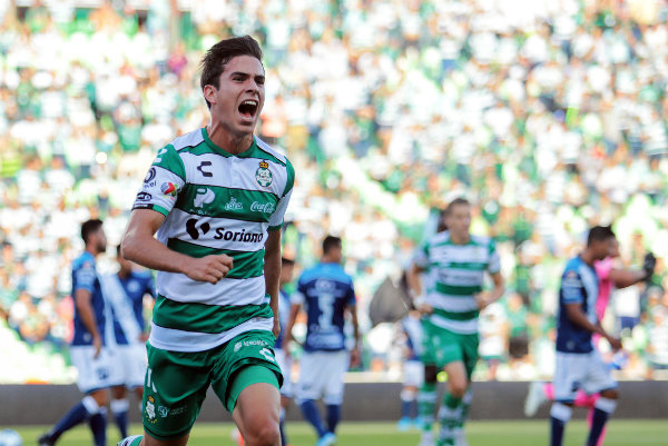 Ulíses Rivas celebra un gol con Santos