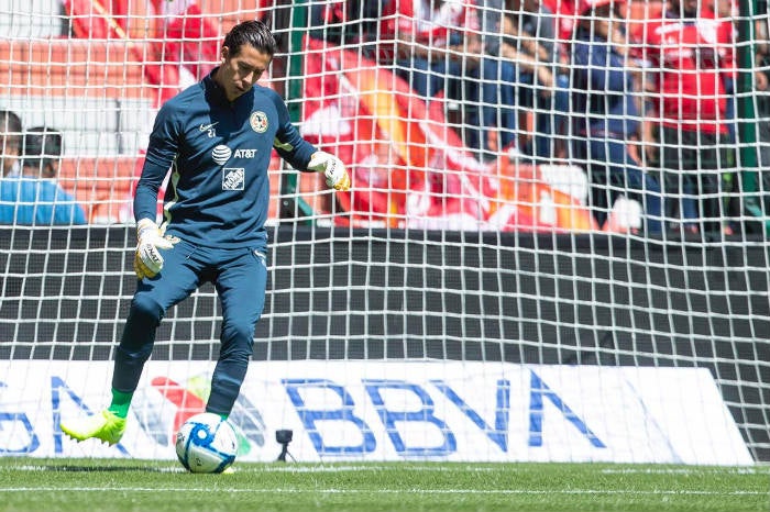 Jiménez, en un calentamiento del América