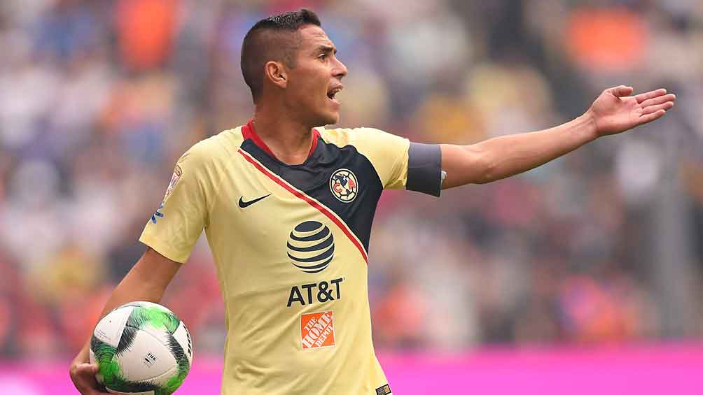 Paul Aguilar en un partido con América