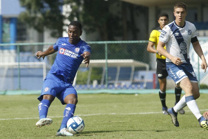 Angulo, en un partido del Puebla