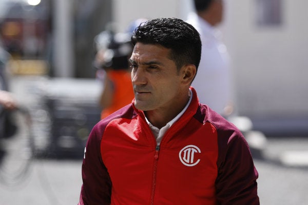 Sinha previo a un partido de Toluca