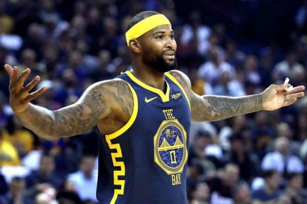 DeMarcus Cousins en acción con los Lakers