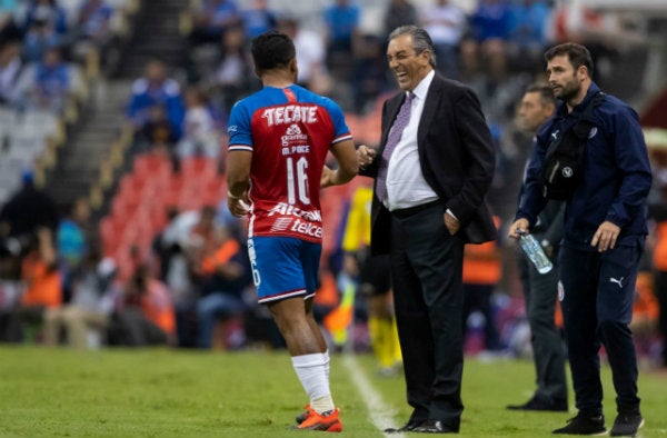 Tomás Boy y Miguel Ponce festejan un gol