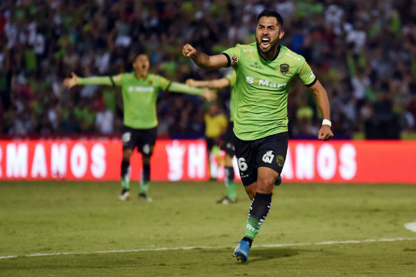 Esquivel celebra un gol con Juárez