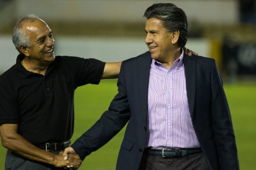 Enrique López Zarza y Raúl Arias durante un duelo de Copa MX