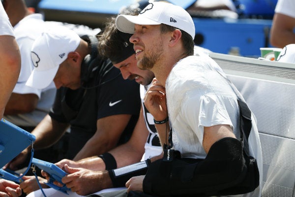 Nick Foles, quarterback de Jaguars, lesionado