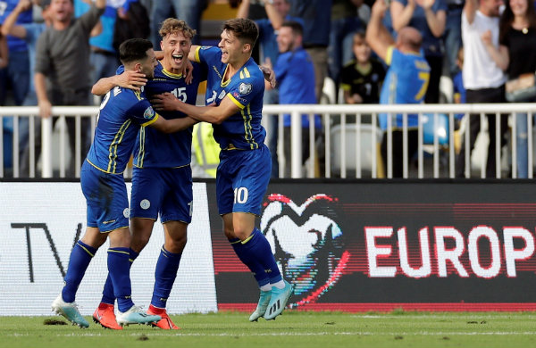 Kosovo celebra una anotación en las Eliminatorias de la Euro