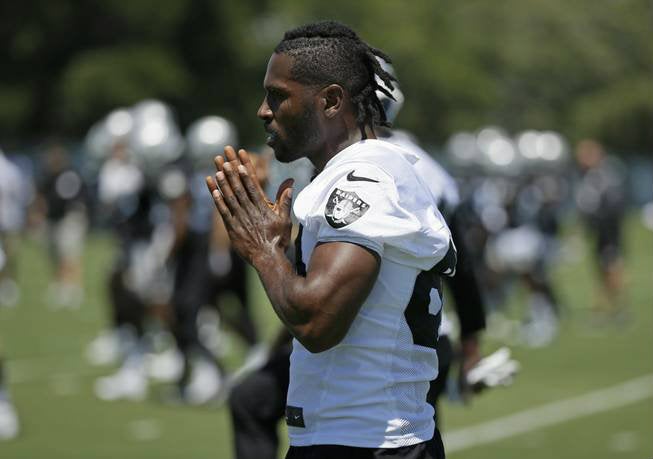 Antonio Brown con el uniforme de los Raiders