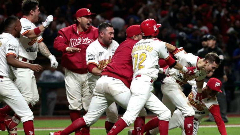 Los Diablos festejan el triunfo vs Tigres en el Juego 6 