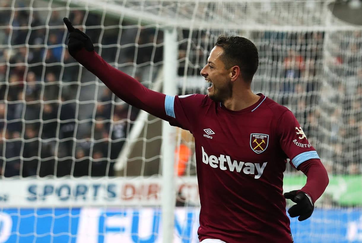 Javier Hernández, en festejo con West Ham