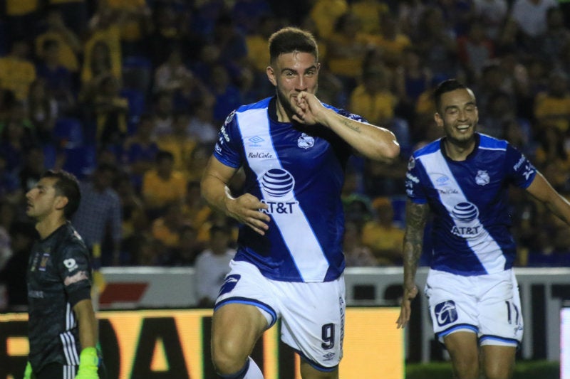 Cavallini festeja su gol ante Tigres en el Apertura 2019