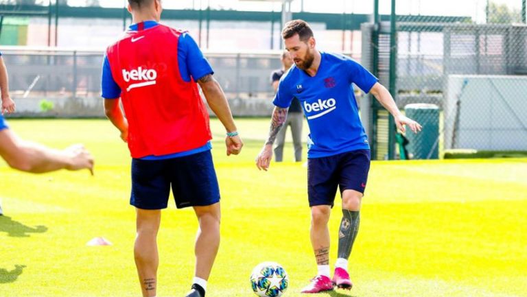 Messi durante el entrenamiento del Barcelona 