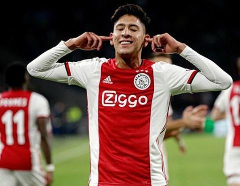 Edson Álvarez festeja un gol con el Ajax