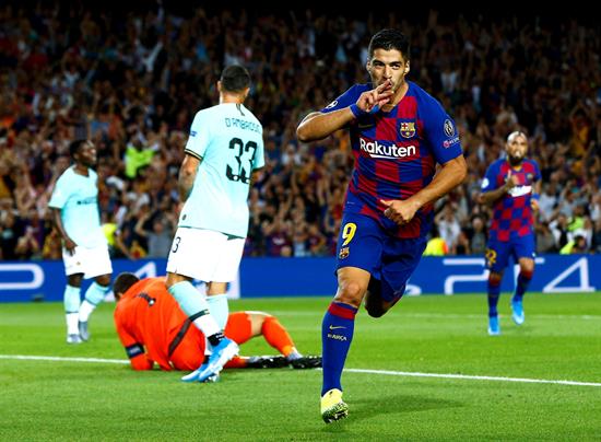 Luis Suárez celebra gol contra Inter de Milán 