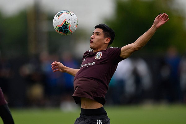 Edson entrena con la selección mexicana 