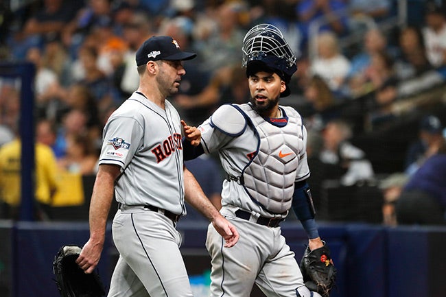 Verlander sale del juego contra Rays