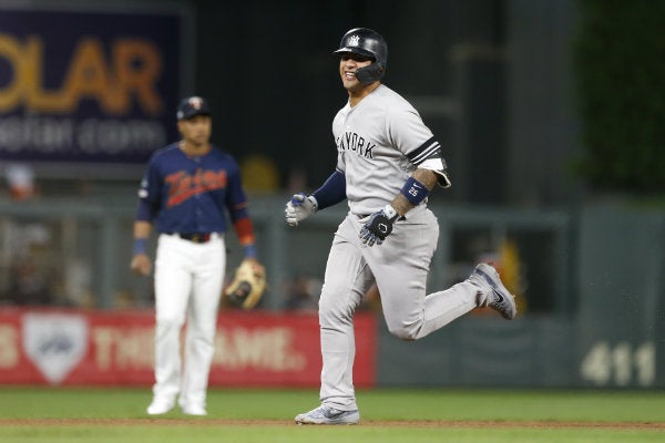 Gleyber Torres festeja su cuadrangular