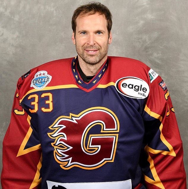 Petr Cech luce los colores del Guildford Phoenix