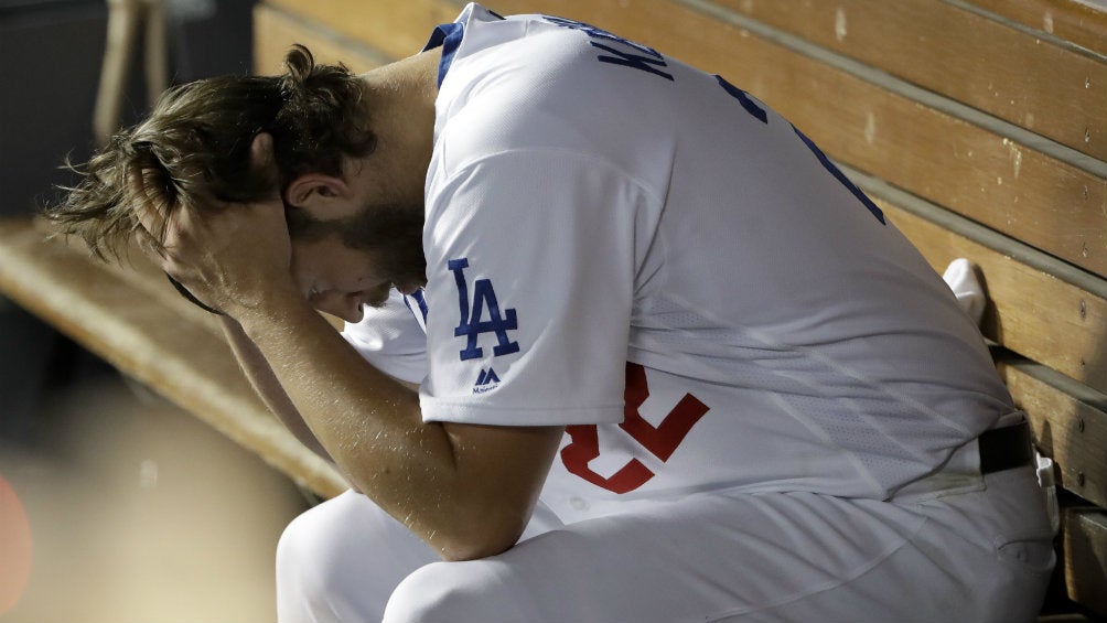 Clayton Kershaw se lamenta por la derrota de los Dodgers