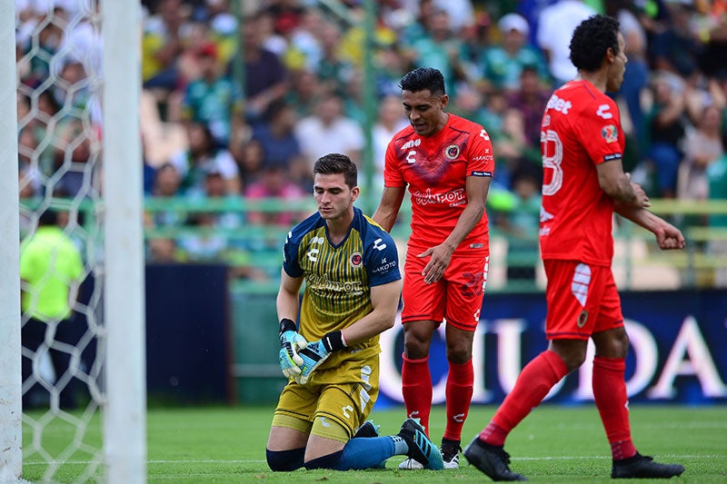 Sebastián Jurado lamenta recibir un gol 