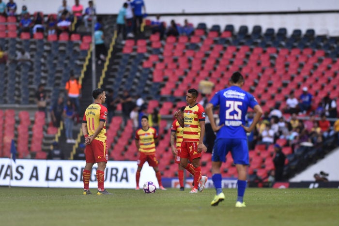 Jugadores de Morelia, en el partido