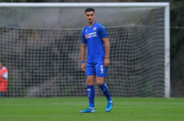 Stephen Eustáquio en un partido con Cruz Azul sub 20