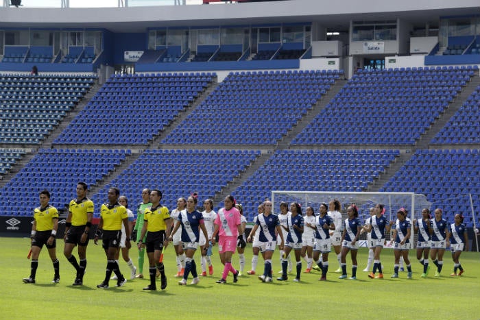 Jugadoras de Puebla y Cruz Azul Femenil