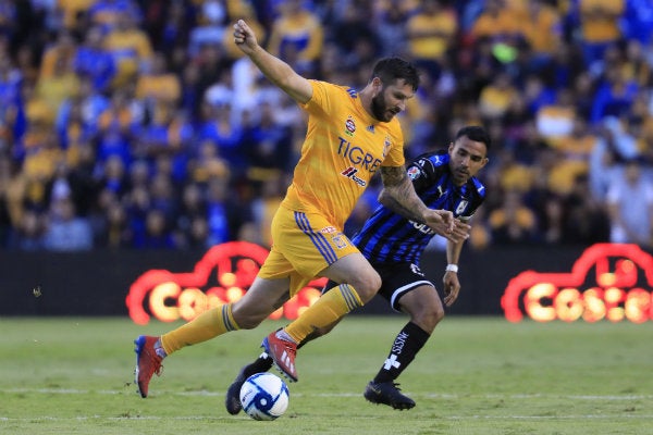 Acción en el Querétaro vs Tigres