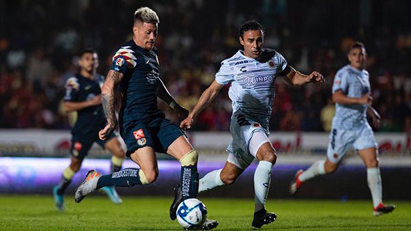 La disputa por el balón en el Veracruz contra América 