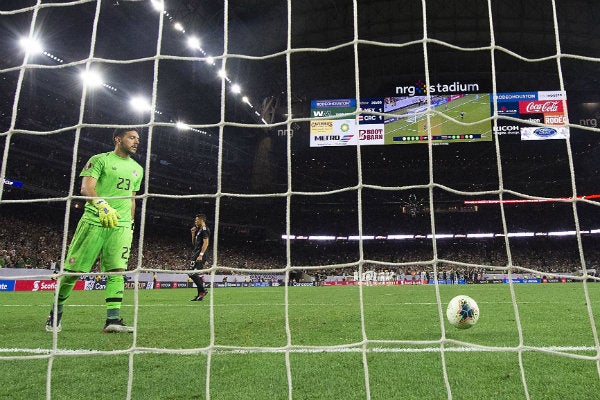 Moreira en acción con Costa Rica durante la Copa Oro 2019